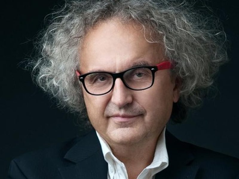 andrzej mochon.jpg